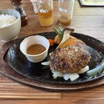 黒牛の里 - ハンバーグは180g