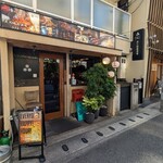 炭火焼鳥酒場だんご - 店構え