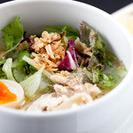 Famous chicken paitan salt soba with carefully selected noodles