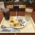 ドトールコーヒー - フレンチトーストチョコバナナとアイスコーヒーとアイスカフェオレ