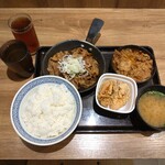 吉野家 - 牛皿・牛カルビ定食、から揚げ2個、ドリンクバー