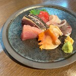 深夜めし雑小屋 - 刺身盛合せ