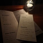 キンギョ - キャンドルに照らされたドリンクメニュー