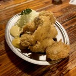 みますや - げそ揚げは南蛮揚げではなく、フライ。ゴロゴロしていて食べ応えあり。ラードで揚げてあって香りが佳い