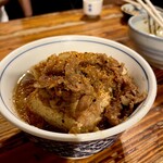みますや - 肉豆腐。出てきた途端同行者が七味　#BCMKR！　した