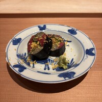 肉屋 田中 - 大間の平目と60ヶ月肥育の但馬牛の海苔巻き、唐墨