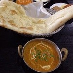 Indian Restaurant D SAGARMATHA - 20141018  サガルマータ ★ランチセット （チキンカレー 激辛）（800円）★ 写真の「ナン（お代わり自由）・カレー1品の他、「サラダ・ドリンク」付  ※スープ品切れでした(@_@)