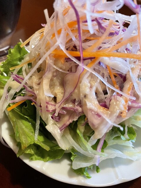 ジョージの店 八王子のジョージと言えば炭焼ハンバーグ&ステーキ!! 肉汁あふれる俵型