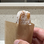 Haruka Murooka - チュロス
      Freshly fried churros with lemon flavor