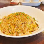 萬珍樓 - 大山鶏と塩魚の炒飯　美味しい。けど、シンプルな五目やレタス炒飯の方が良かったかな。