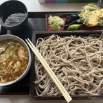 藤治朗 - 料理写真:とり板そば　950円