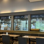 Chateraise PREMIUM YATSUDOKI - 工場で焼かれるバームクーヘンたちを眺めつつ