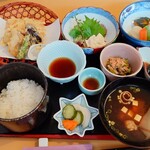 魚勝 - 菜々膳(蓋を開けて)