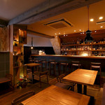 blanDouce bar&kitchen - 温かみのある店内です