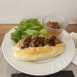 レ・カドゥ・サンセ - コッペパンサンド　コンソメジュレのスープも暑い夏には食べやすくて最高です(๑˃̵ᴗ˂̵)