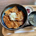 Moro - MIX豚丼はロースとバラね