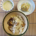 よし町 - 茸ご飯、奥久慈軍鶏白湯スープ、香の物（キャベツ）
