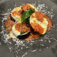 米茄子のピザ釜焼き　パルミジャーナ風