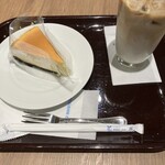 エクセルシオール カフェ - 料理写真:チーズケーキ、至福の時間。
