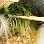 らーめん天神下 大喜 - 貝割れ