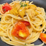 aniko enoshima - 生ウニとフレッシュトマトのスパゲティ。素晴らしい！何よりスパゲティが美味しい。ウニとトマトの異なる甘味が心にくいアクセントに。