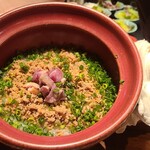 焼鳥 しるべ - そぼろと京鴨の土鍋ご飯♡レアな鴨肉も熱々ご飯に混ぜると調度良く♡