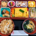 あい菜食堂 - メイン出汁巻き卵・かしわご飯