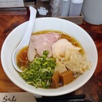 らぁめん 麺屋 秀 - 生醤油らぁめん（大盛）+ワンタントッピング