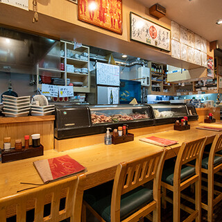 気取らず楽しめる明るい雰囲気◆お一人さまから各種宴会まで