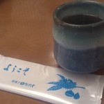 竹風堂 松代店 - お手拭きと松代焼きの湯飲みで出てきたお茶