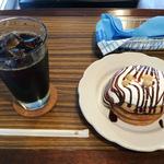 ワンダフルデイカフェ - チョコパンケーキとアイスコーヒー