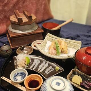 ♦水・木・土曜日限定♦ランチ営業しております