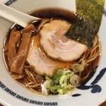 たけちゃんにぼしらーめん - 煮干ししょうゆらぁ麺 950円（麺硬め）