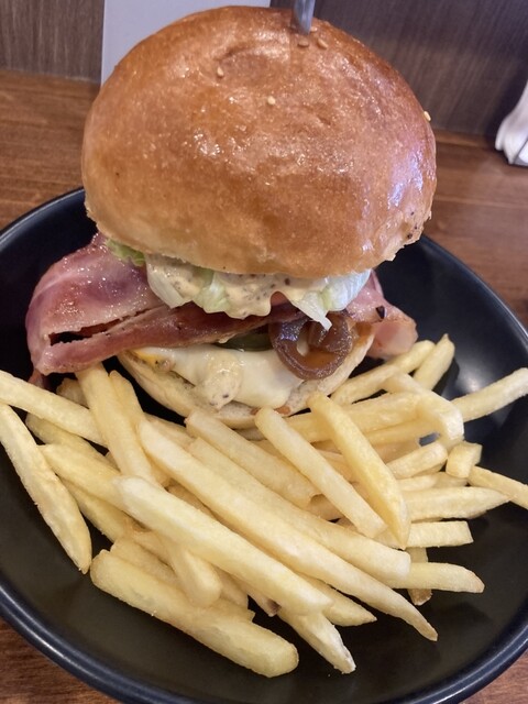 Burger&Bar Rare （バーガーアンドバーレア） - 千鳥橋