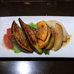 まんまるの月 - 季節の焼き野菜のサラダ(ハーフ750円)
