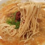 創作麺工房 鳴龍 - 麺は博多ラーメンのソレ！