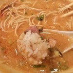 創作麺工房 鳴龍 - 叉焼ご飯をスープに浸す…