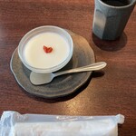 牛兵衛 草庵 - デザート　杏仁豆腐