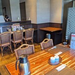 中国家庭料理 桃 - 奥のテーブル席