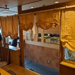 中国家庭料理 桃 - 洗練された店内