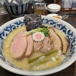 名物よだれ鶏と濃厚鶏白湯麺MATSURIKA 武蔵新田 - チャーシュー鶏白湯塩（1400円）