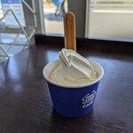 ミニストップ - 料理写真:北海道ミルクソフト、カップ