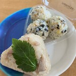 TEMARU OMUSUBI STAND - 奥が韓国おむすび、手前は、バター香る•••