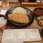 とんかつ かつまる - ロースかつ定食