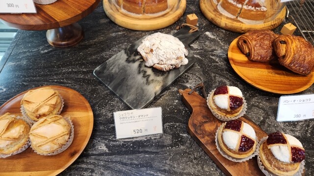 パティスリー アーベーラシーヌ（PATISSERIE A.B RACINES） - 糸井（ケーキ）