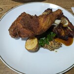 ナカガワ☆スエ食堂 - 豚のスペアリブと鶏もも揚げ（定番メニューではありません）