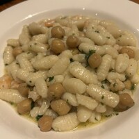 トラットリア ダイ パエサーニ - 小さいニョッキみたいな自家製パスタ。思ったより柔らかめ