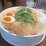 ラーメン 魁力屋 - 九条ネギの高さを