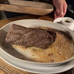 カルネジーオ イースト - 