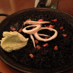 目黒バル la casa del PINO - イカスミのパエリア。これをたべずには帰れないよ